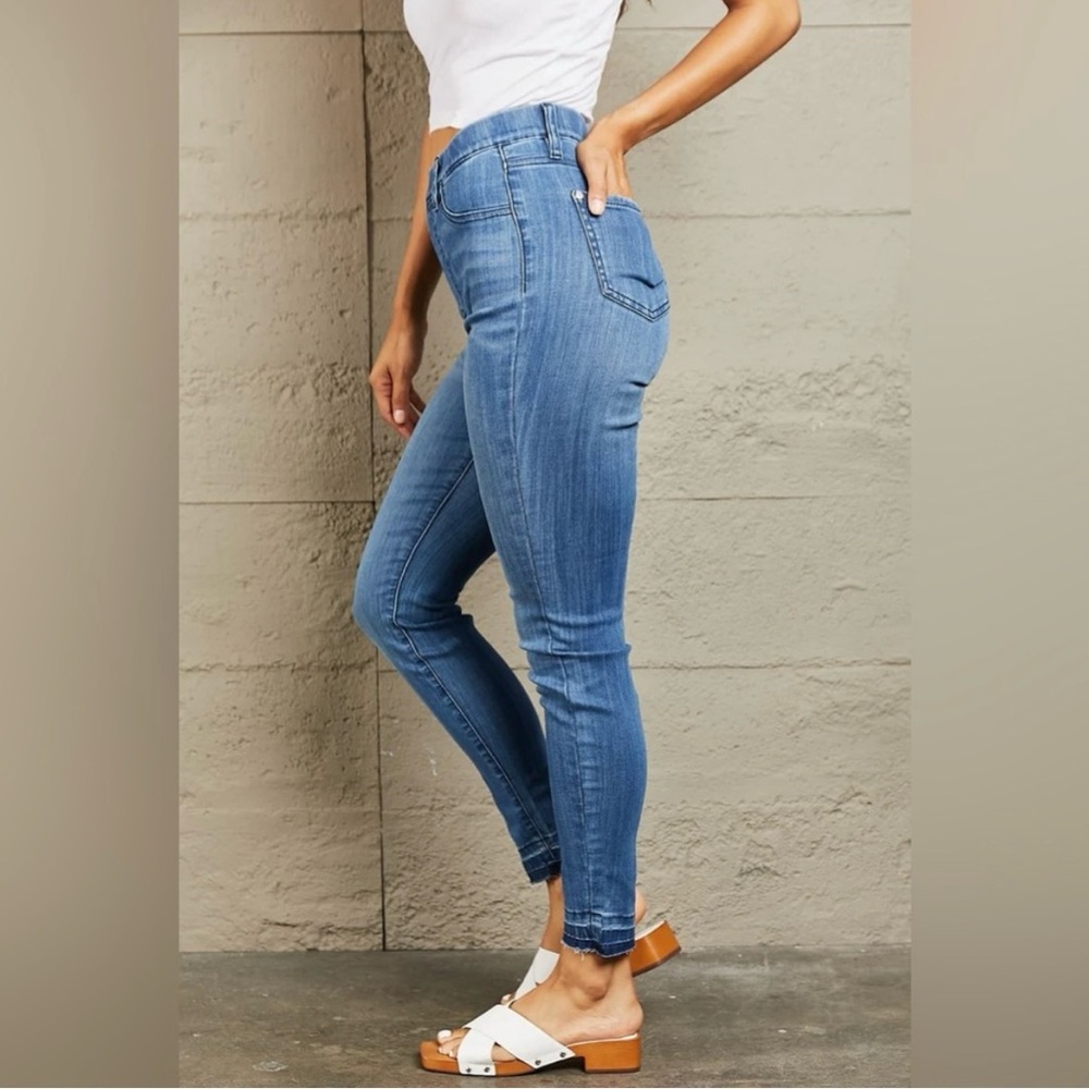 NWT Judy Blue High Waisted Pull On Skinny Jeans size 1 - Picture 2 of 10